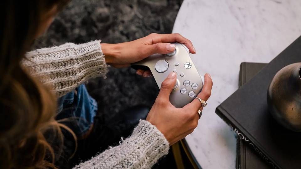 microsoft-resmi-rilis-xbox-wireless-controller-lunar-shift-special-edition